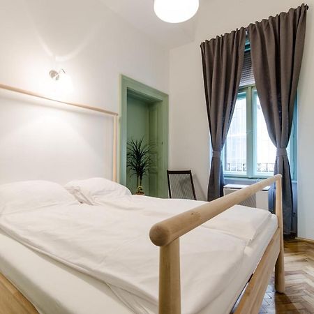 B63 2 Bedroom Apartment In Heart Of City Budapest Kültér fotó