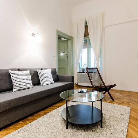 B63 2 Bedroom Apartment In Heart Of City Budapest Kültér fotó