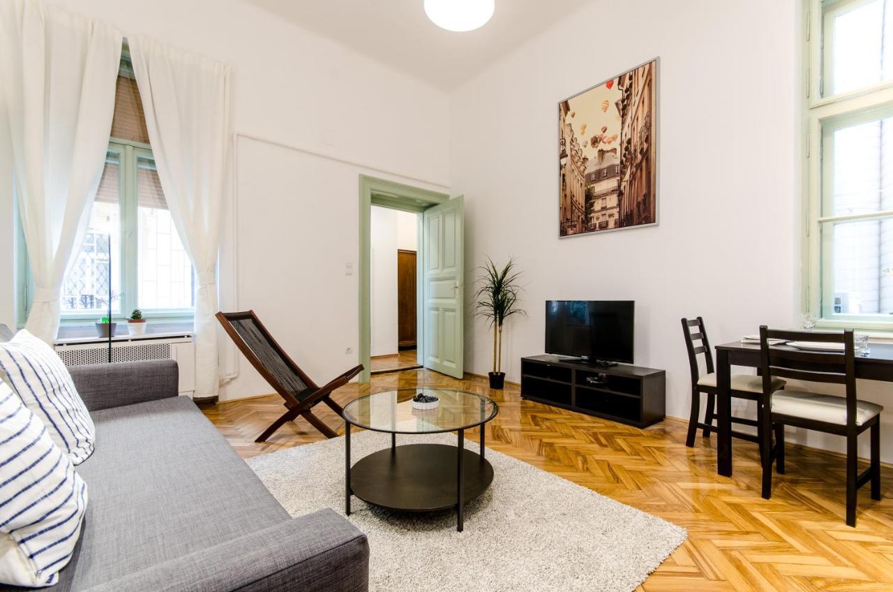 B63 2 Bedroom Apartment In Heart Of City Budapest Kültér fotó