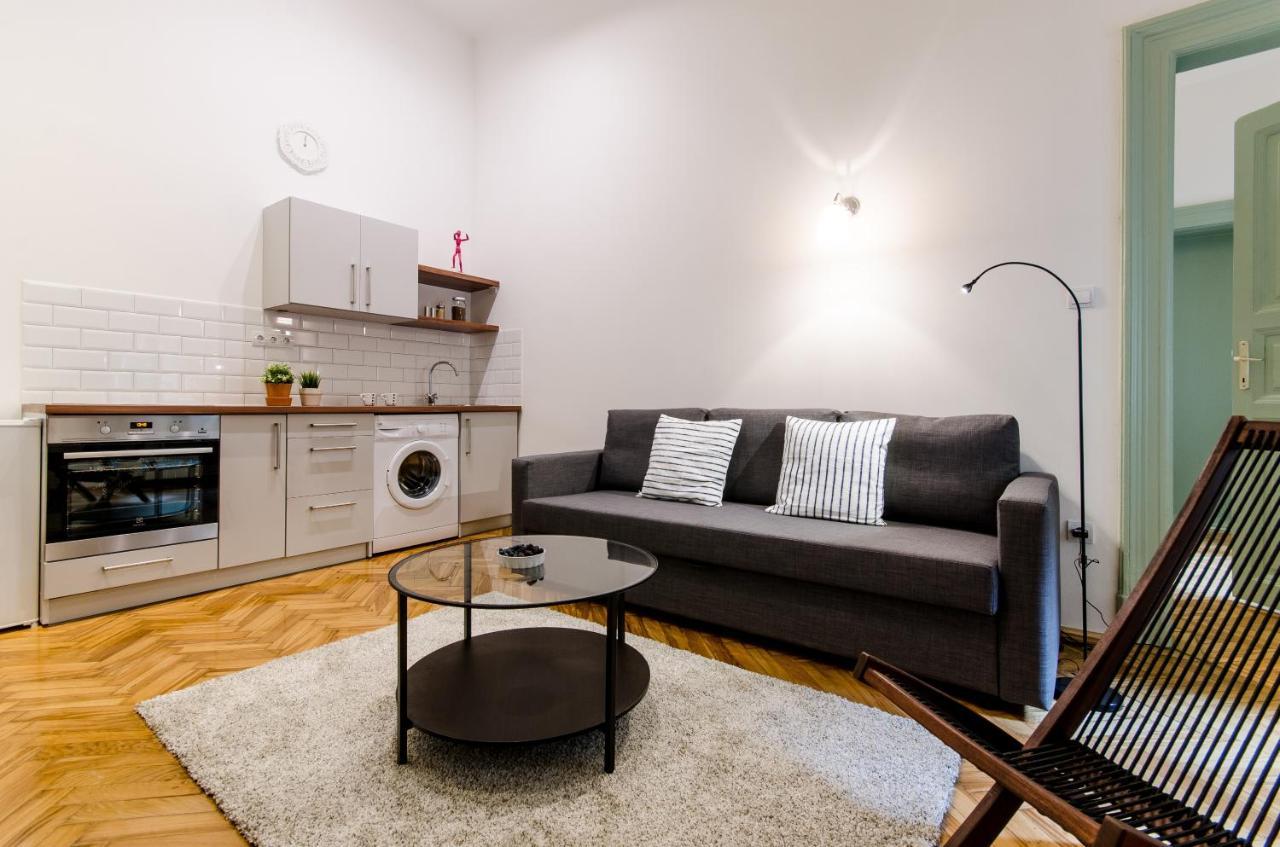 B63 2 Bedroom Apartment In Heart Of City Budapest Kültér fotó