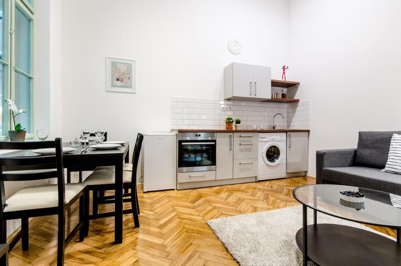 B63 2 Bedroom Apartment In Heart Of City Budapest Kültér fotó